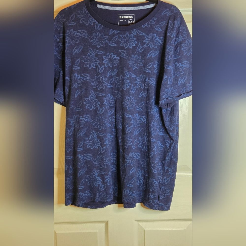 Express Xl Navy Blue& Blue Floral Print Shrtslv Crew Neck Men's Tee- Shirt